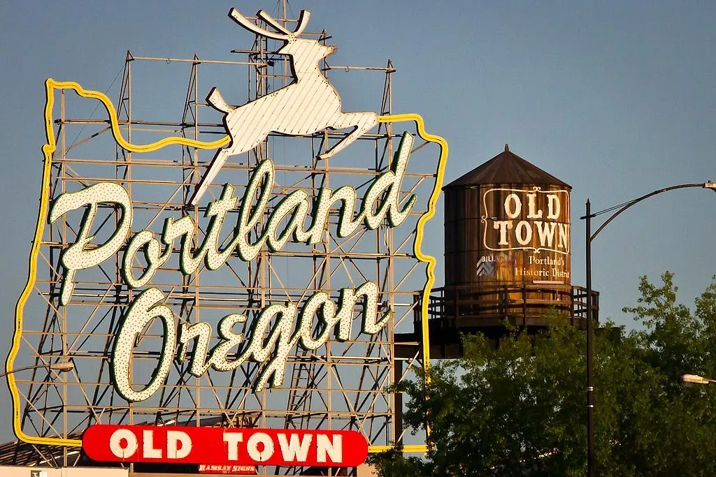 Portlandia Villa Bed & Breakfast
